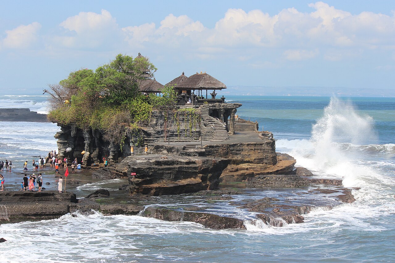 Helicopter tour over Tanah Lot Bali